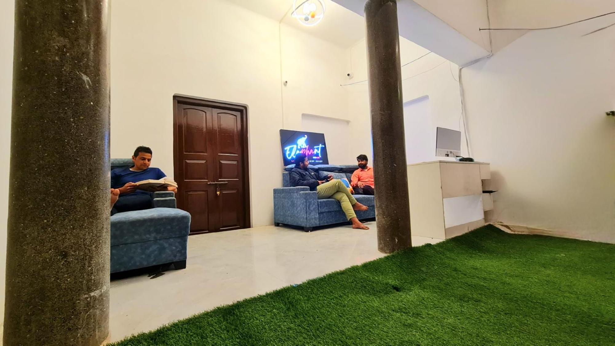 Elephant House Boutique Stays- Bhu- Blw - Varanasi — Photos 3